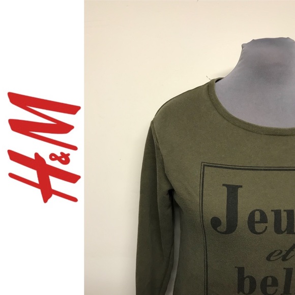H&M Tops - H&M’s Divided Vintage Inspired Crew Sweatshirt